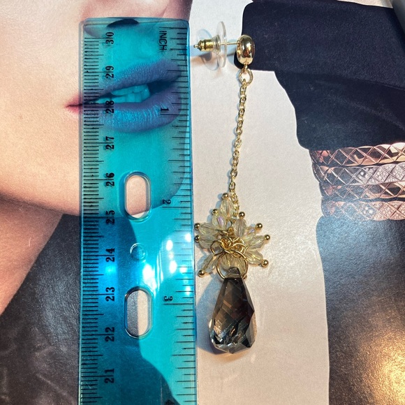 Beautiful Drop Crystals Earrings - Picture 5 of 6